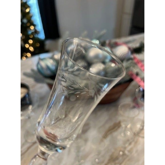 Vintage Heirloom Hand Etched Drinkware - Picture 8 of 12